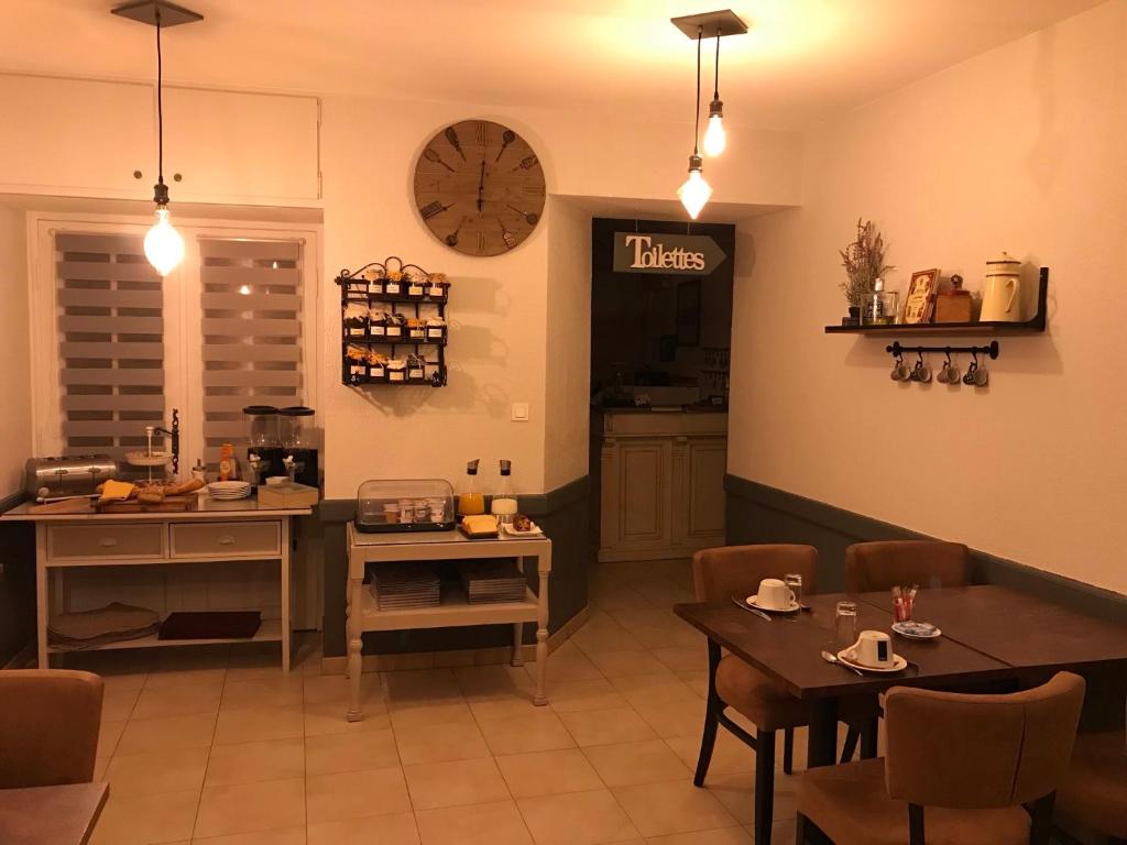 Nápoje v ubytování Hostellerie Le Mirabeau