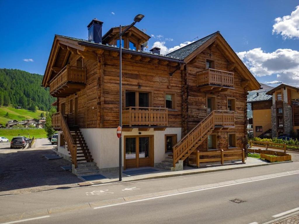 Budova, v ktorej sa apartmán nachádza