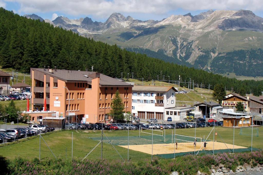 Nespecifikovaný výhled na hory nebo výhled na hory při pohledu z hostelu