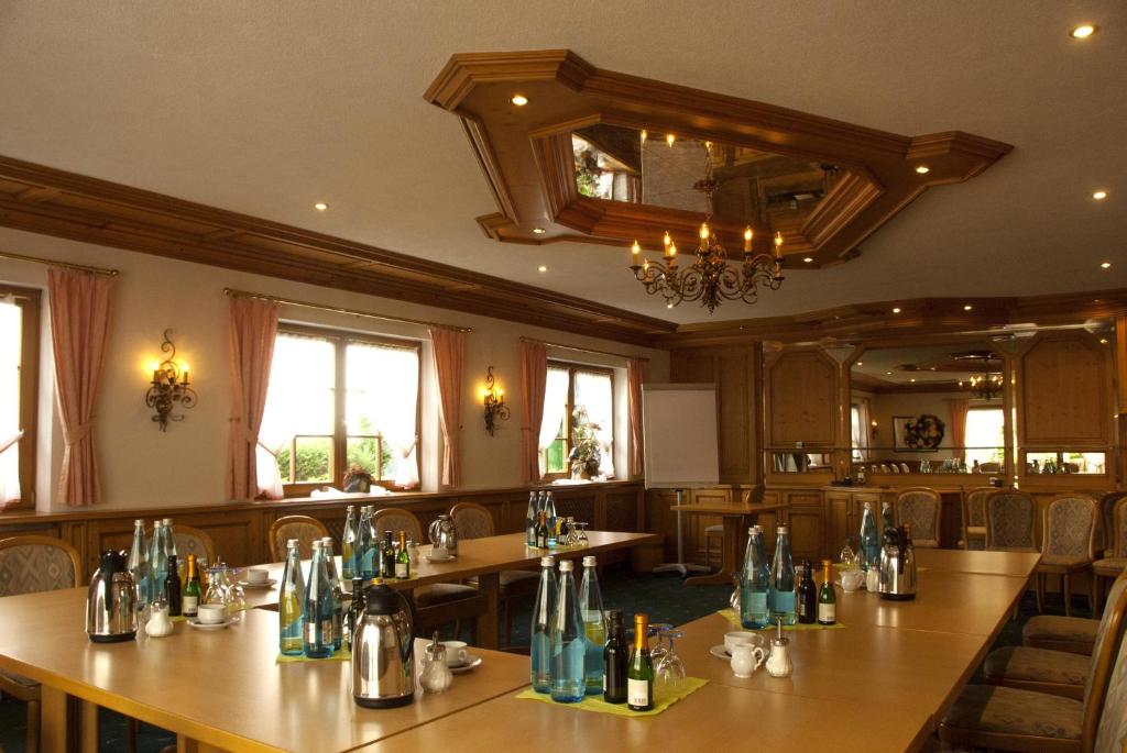 Restaurace v ubytování Hotel-Restaurant Hirsch