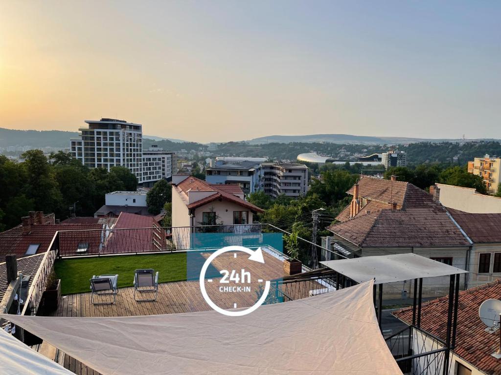 Aussicht vom Dach eines Hauses in der Unterkunft Ego HOME in Cluj-Napoca
