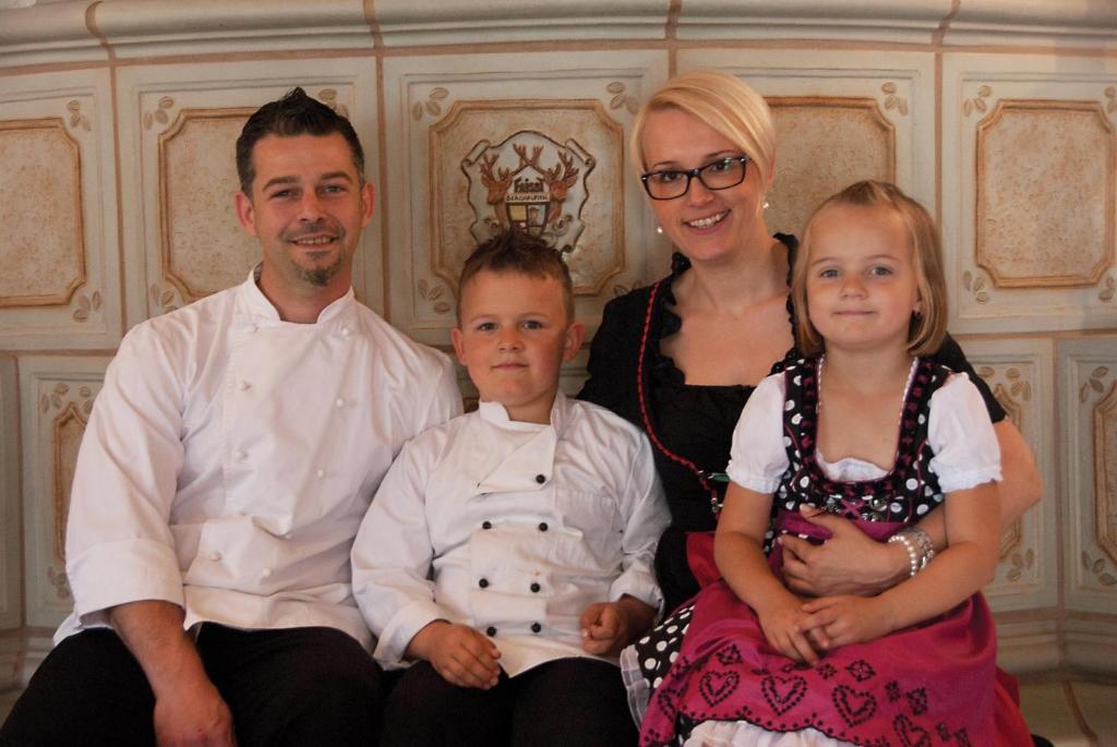 Hosté ubytování Hotel-Restaurant Hirsch