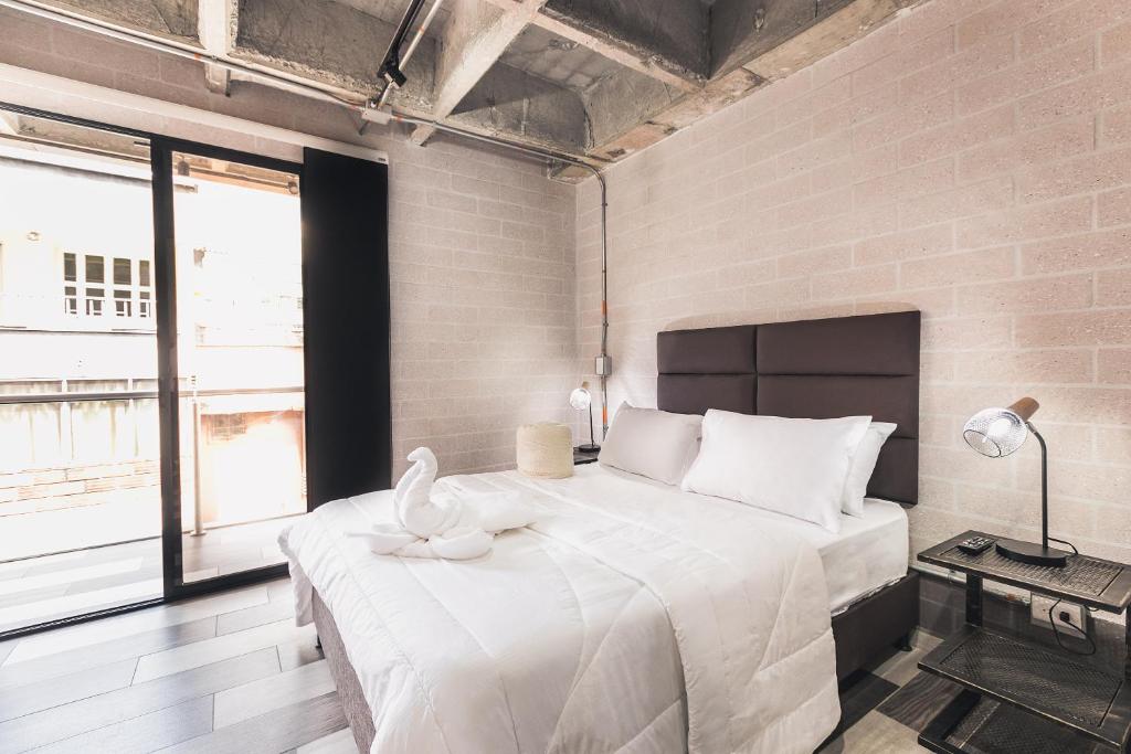 Magenta Loft - Loft