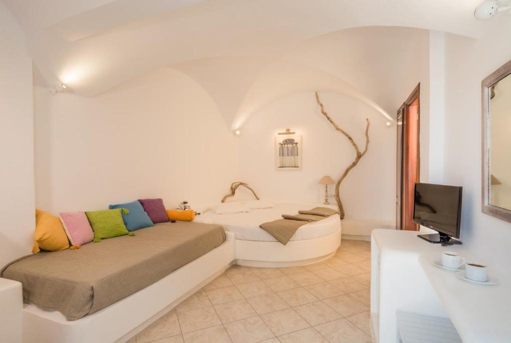 TV a/nebo společenská místnost v ubytování Hotel Sunrise