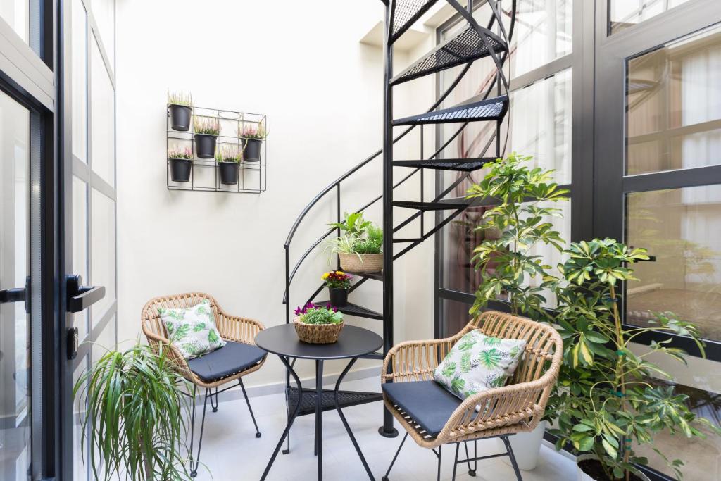 Effie's cozy old town studios - 3