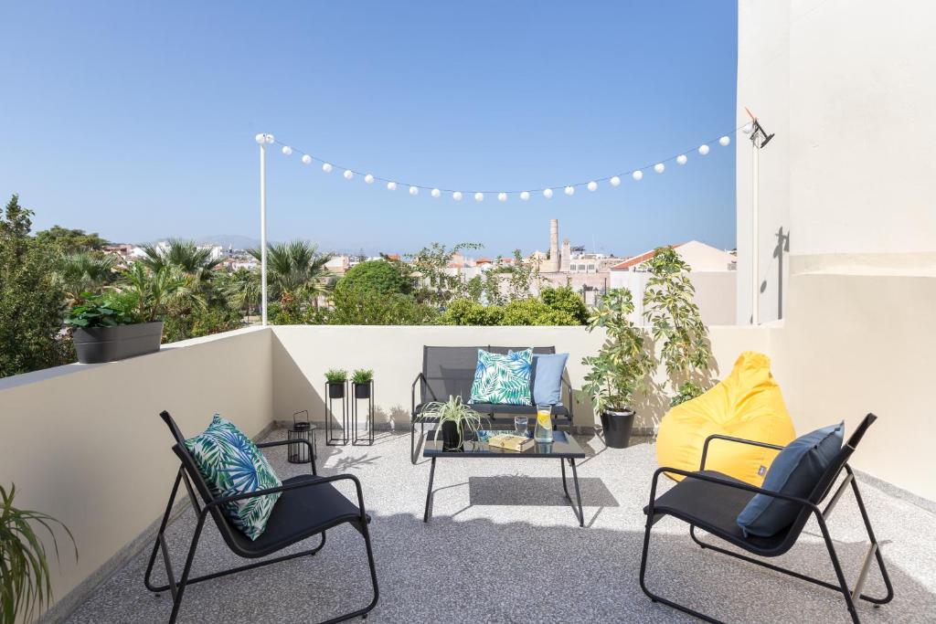 Effie's cozy old town studios - 4