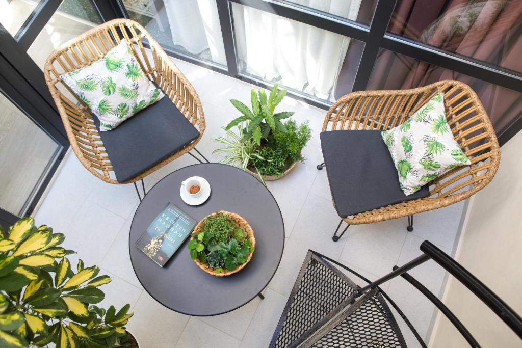 Effie's cozy old town studios - 14