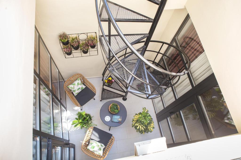 Effie's cozy old town studios - 17