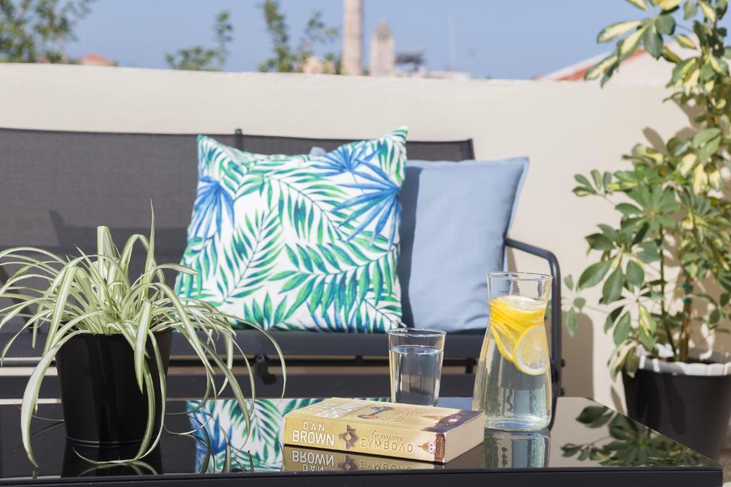 Effie's cozy old town studios - 16