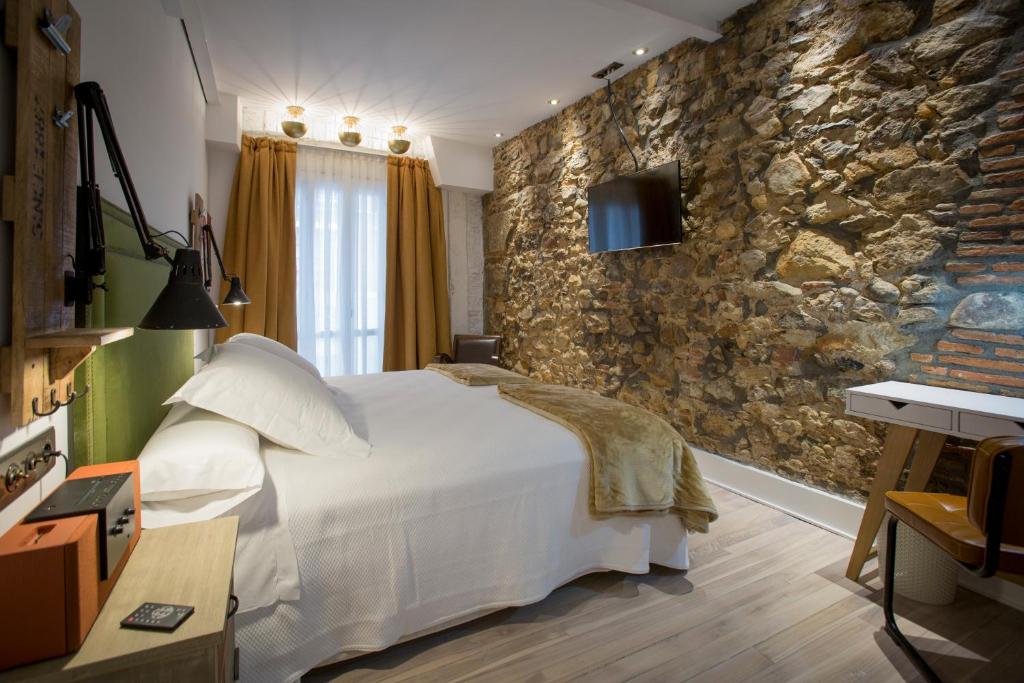 Pensión Boutique Caravan Cinema - Superior Double Or Twin Room With Balcony