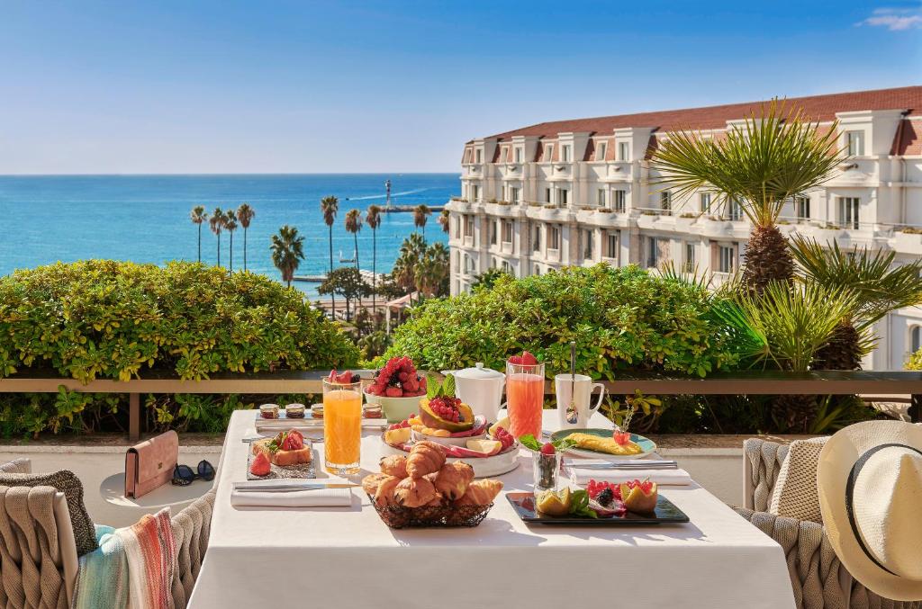 Hôtel Barrière Le Gray d'Albion - Resim 2