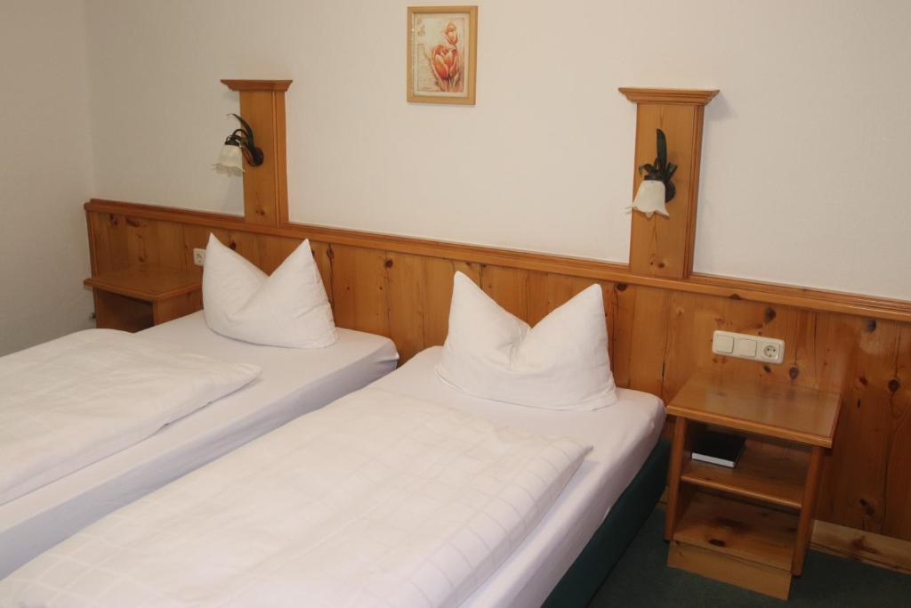 Landhotel Gasthof Huber - Tweepersoonskamer Met 2 Aparte Bedden En Douche