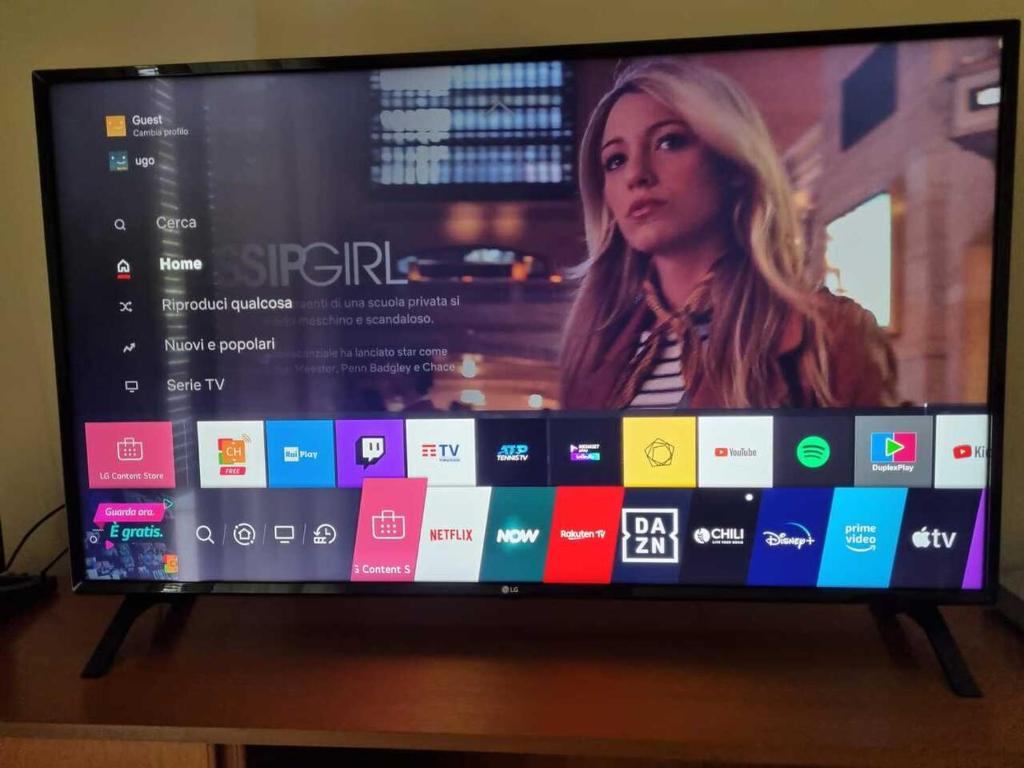 Telewizja i/lub zestaw kina domowego w obiekcie COCO Apartments