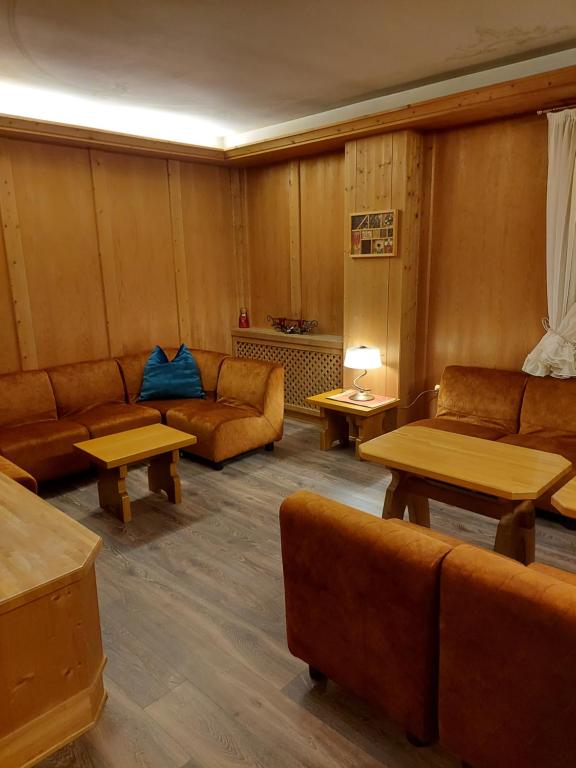 Posezení v ubytování Hotel Alpina