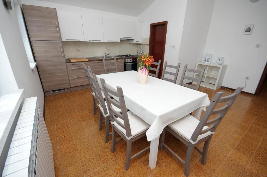 Kuchnia lub aneks kuchenny w obiekcie Apartament VV