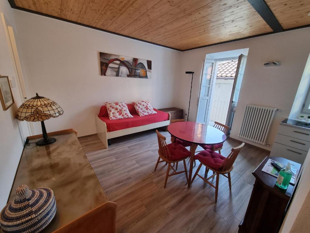 Posedenie v ubytovaní Domus Alba Lenno