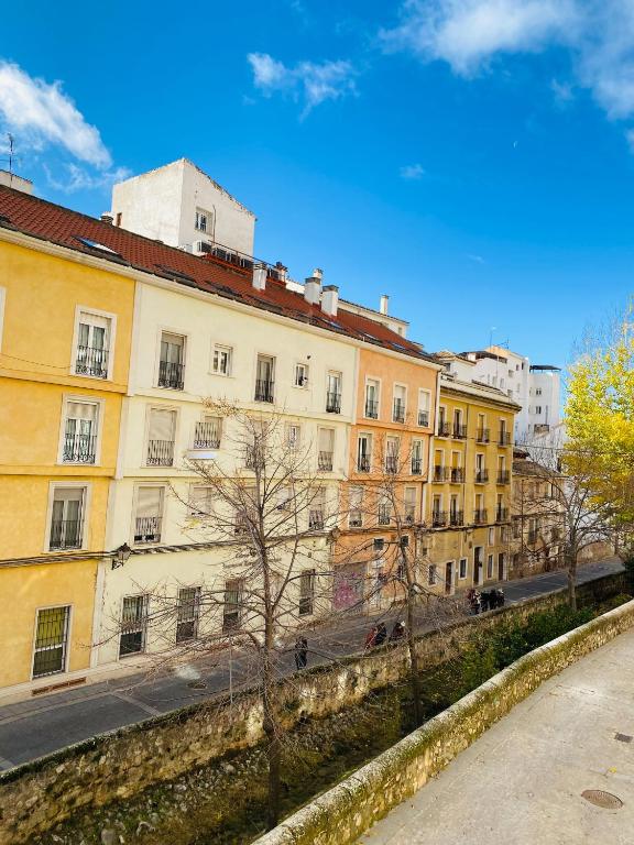 Budova, v ktorej sa apartmán nachádza