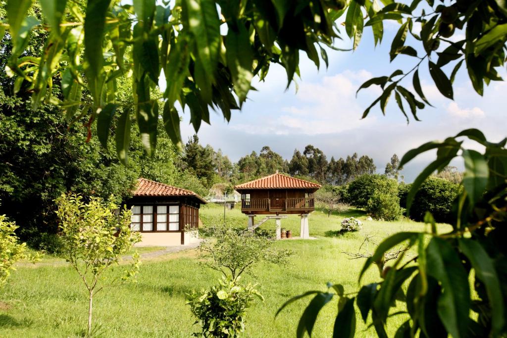 Apartamentos Turísticos Las Nieves, Po, Spain - Booking.com
