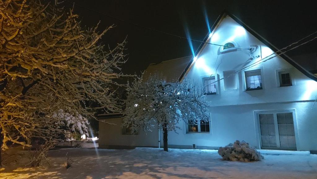 Budynek, w którym mieści się apartament