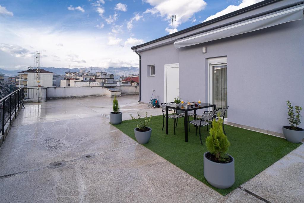 Balkón nebo terasa v ubytování Lux Palace Trikala