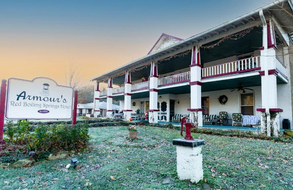 Armour's Hotel & Spa, Red Boiling Springs (updated prices 2024)