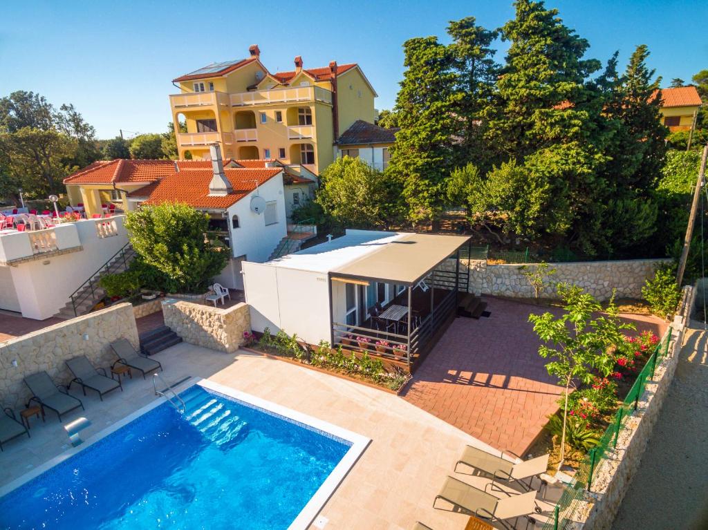 Bazén v ubytování Premium Appartments Suha Punta nebo v jeho okolí