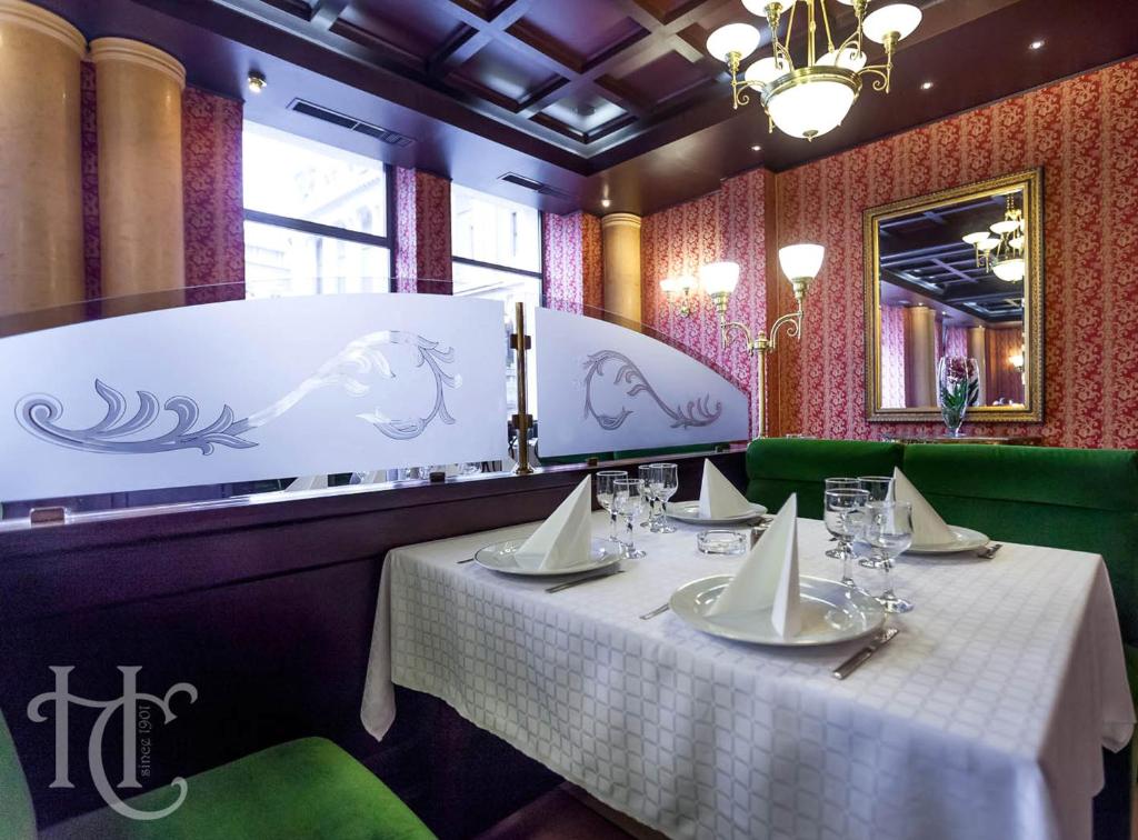 Restaurace v ubytování Capitol Hotel