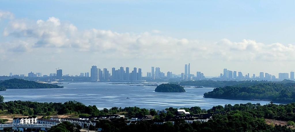 HostaHome Suites at Encorp Marina, mins to Legoland Malaysia - Apartamento De Dos Dormitorios Con Vista Al Mar