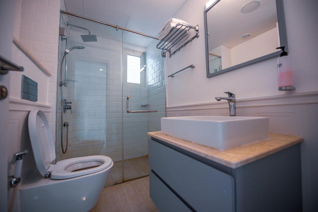 Koupelna v ubytování Jebel Sifah studio Apartment with Pool View