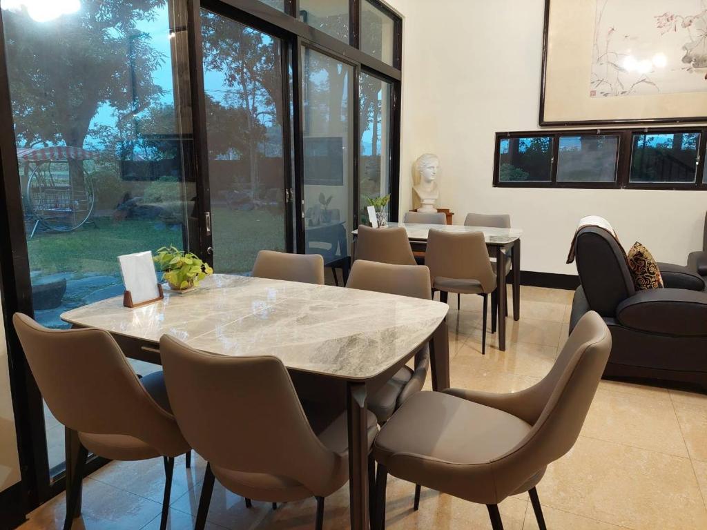 Posezení v ubytování Meinong Yun Shanju Homestay
