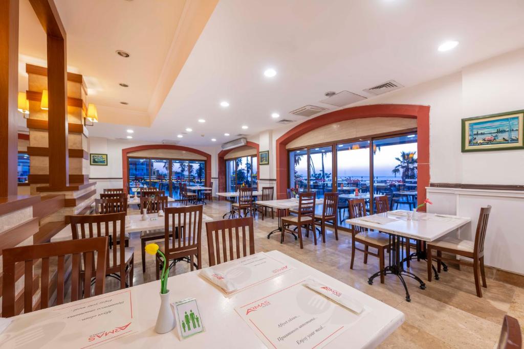 Restaurace v ubytování Armas Labada