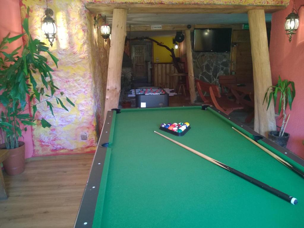 Biliardový stôl v ubytovaní Pod Zielonym Bykiem