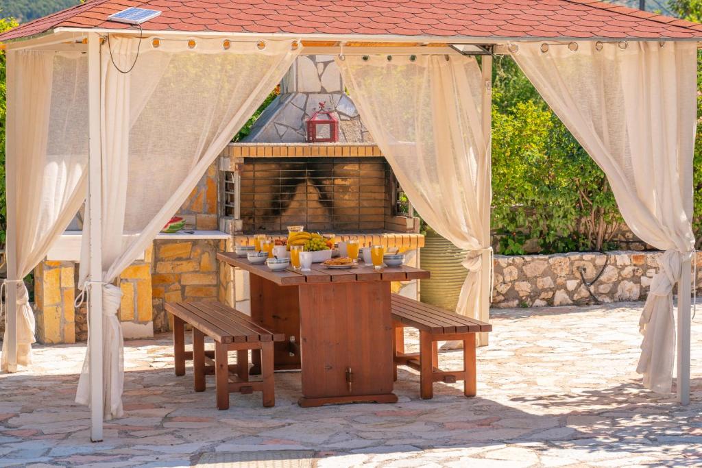Zdjęcie z galerii obiektu Kefalonia View Villas w mieście Karavomylos