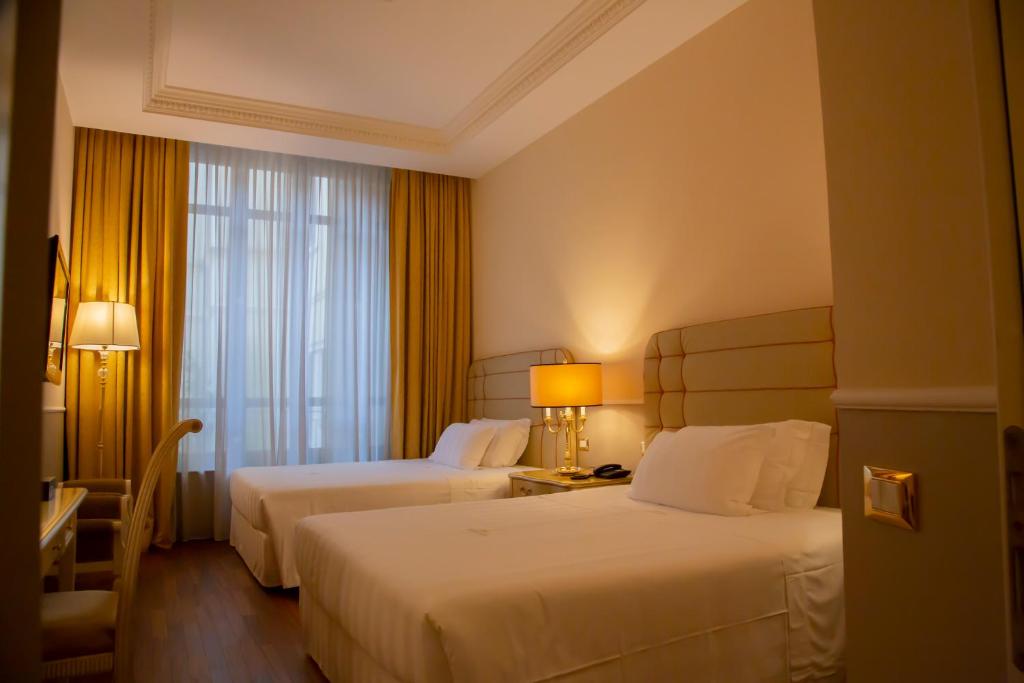 Golden Tower Hotel & Spa - 12