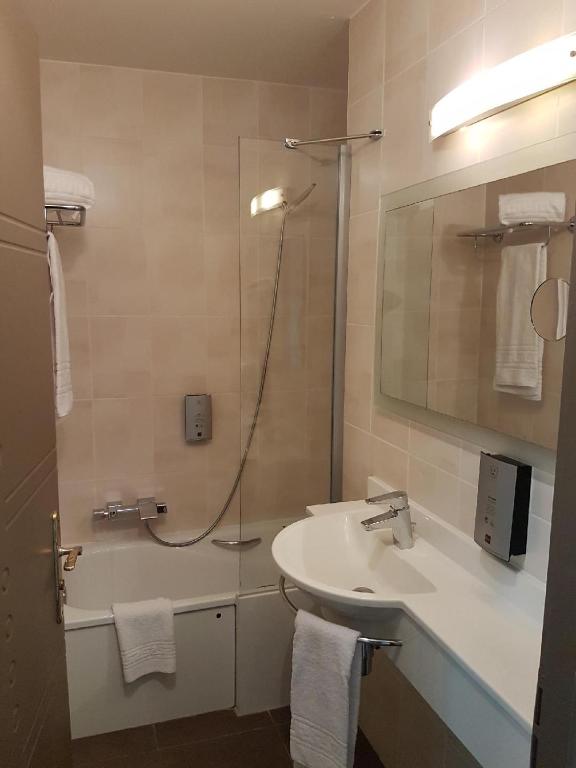 Koupelna v ubytování Logis Hôtel La Fauceille
