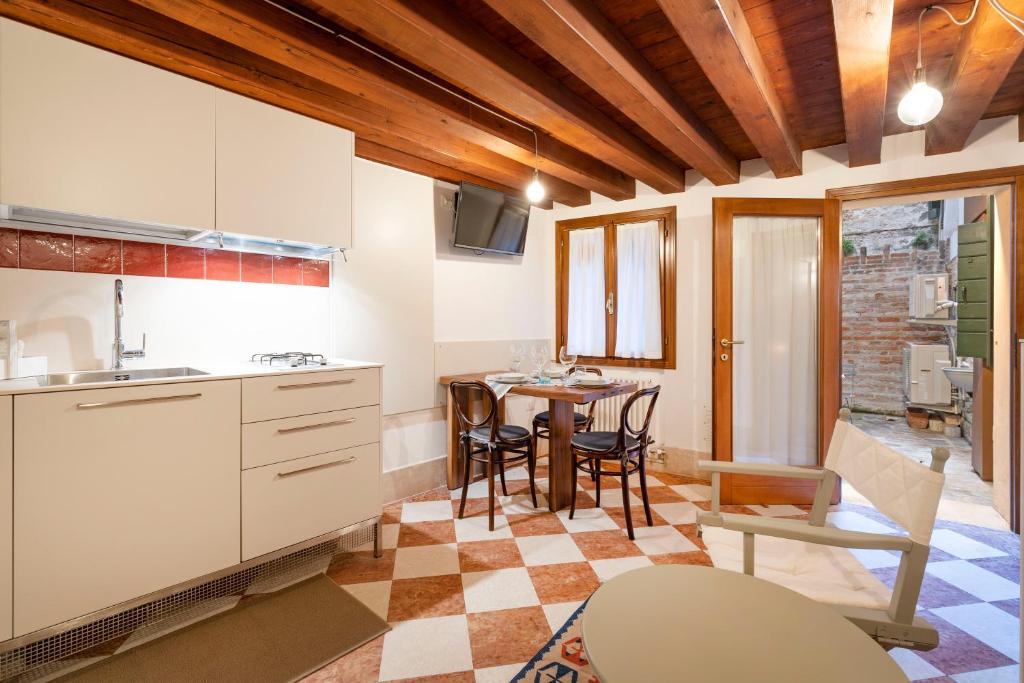 San Silvestro House - Apartment With Terrace