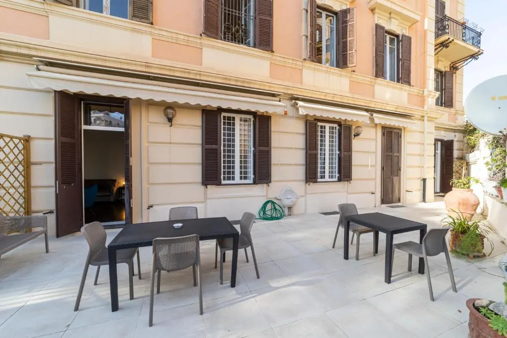 Domus Aurea B&B and Suites