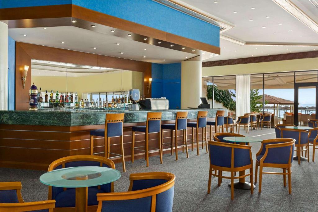 Ramada Plaza by Wyndham Thraki - Resim 11