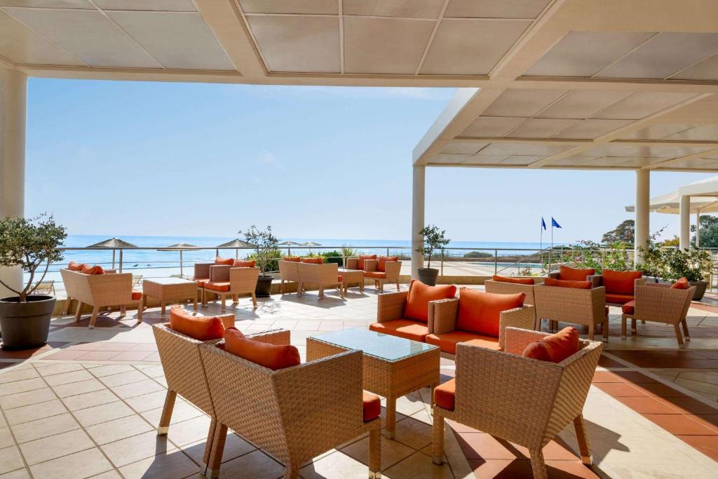 Ramada Plaza by Wyndham Thraki - Resim 13