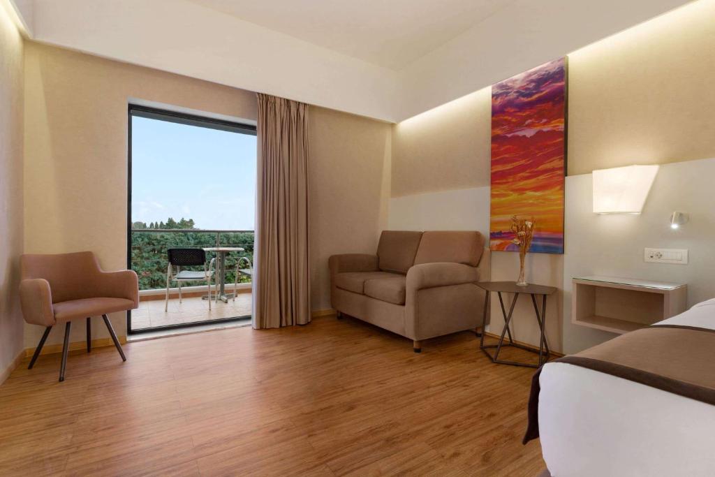 Ramada Plaza by Wyndham Thraki - Resim 16