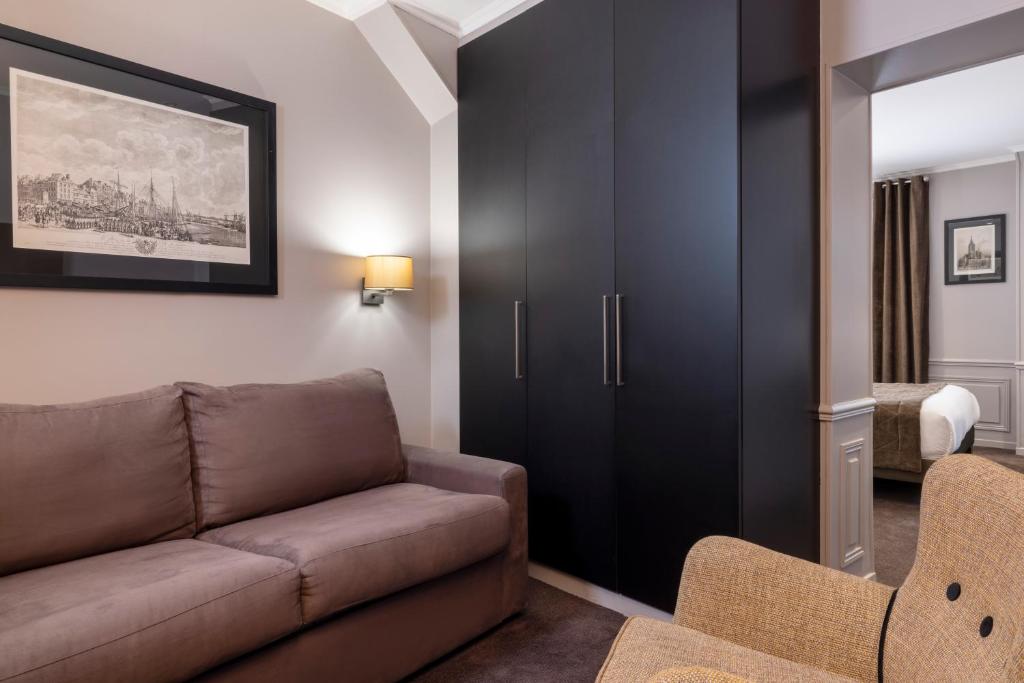 
Superior Family Room
