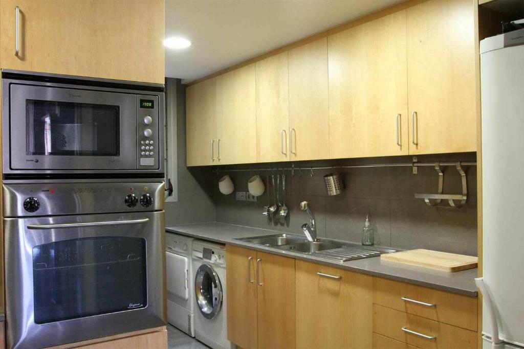 Passeig de gracia sun apartament balcony 2 bedroo - 9