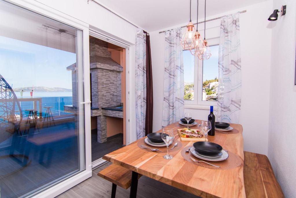 Nespecifikovaný výhled na moře nebo výhled na moře při pohledu z apartmánu