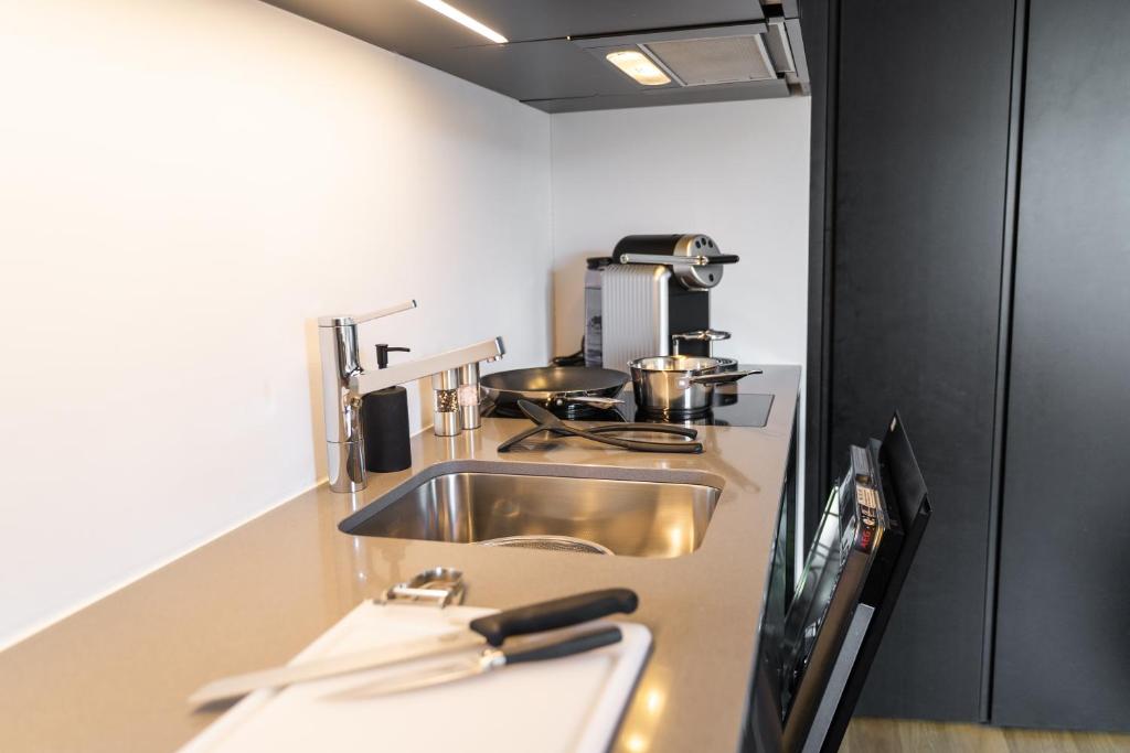 Cucina o angolo cottura di SET Hotel.Residence by Teufelhof Basel