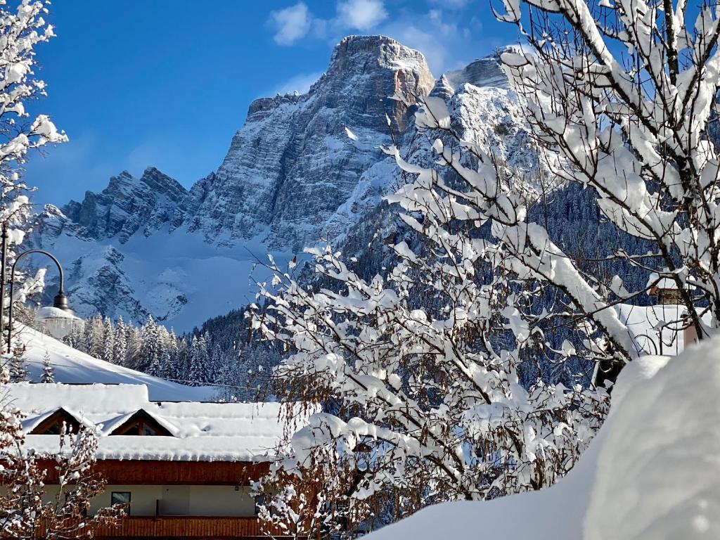 Splošen pogled na gorovje oz. razgled na gore, ki ga ponuja hotel