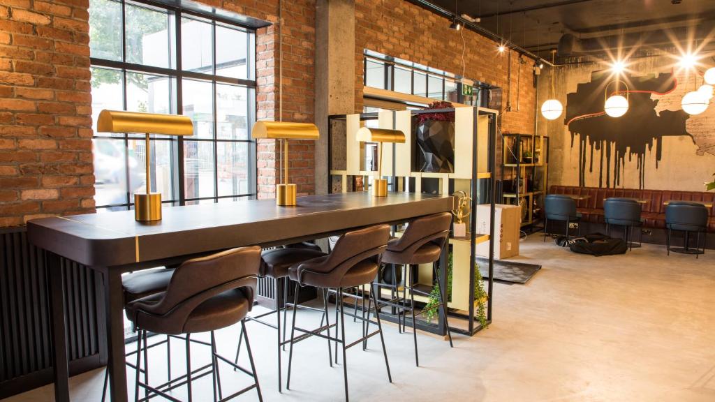 Radisson RED London Greenwich The O2 - Resim 21