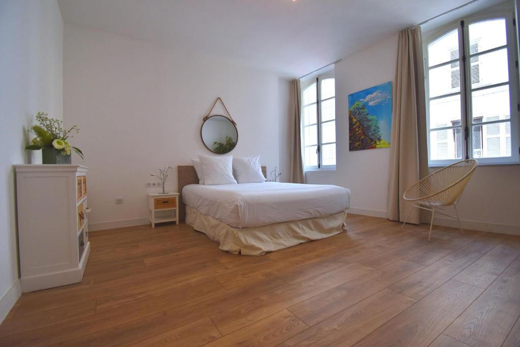 Gallery image of Les Appartements du Vieux Port in Marseille