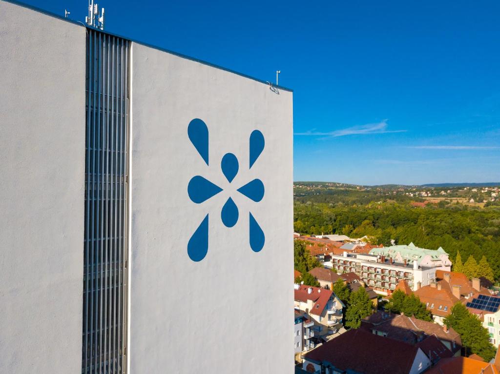 Hunguest Hotel Panoráma - Resim 24