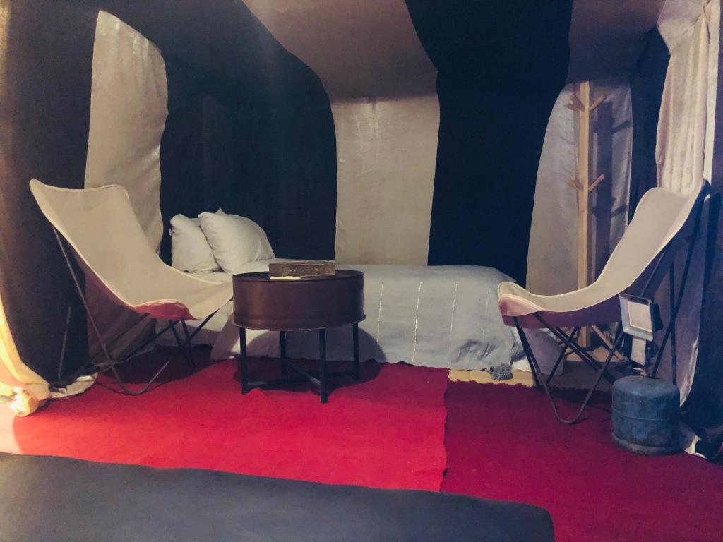 Area soggiorno di Mhamid Luxury Camp Experience