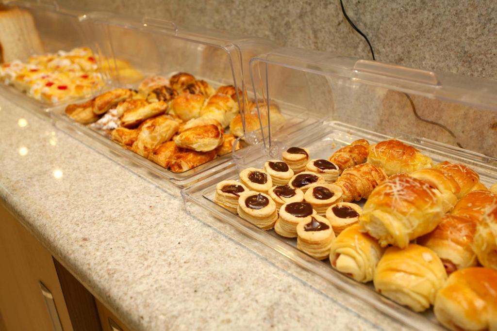 Makanan di atau berdekatan hotel